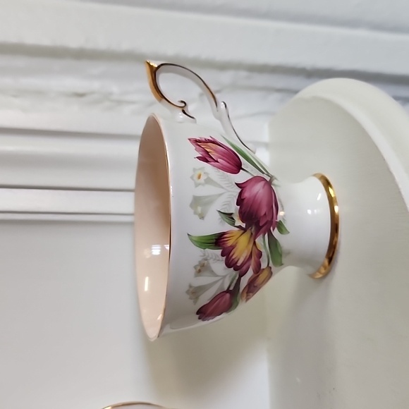 Royal Standard Tea Cup & saucer, Pink on White Pedestal Tea Cup very rare - Picture 3 of 9